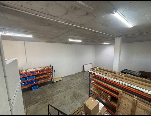 198M² WAREHOUSE TO LET IN FIRGROVE